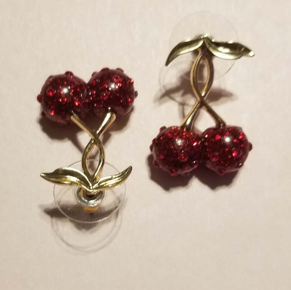 🍒 Cherry Picking 🍒 Earrings - Picture 3 of 5